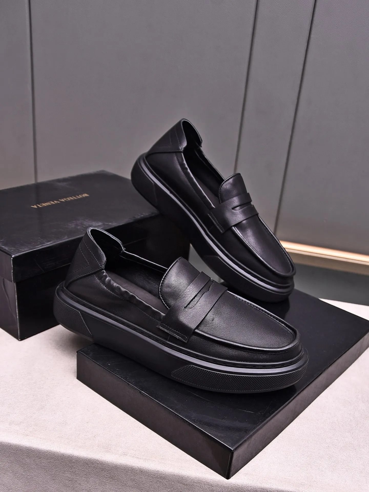 Men's Men's Shoes💰520 [One-step-up] BOTTEG* VENET* - high-end boutique Size: 38-44 (45 customized) BV new product, first-layer cowhide artificially woven classic style and contemporary fashion temperament harmoniously blend, rubber sole is light and flexible, water-dyed cowhide lining! [Taobao, Tmall, and live streaming are the first choices]